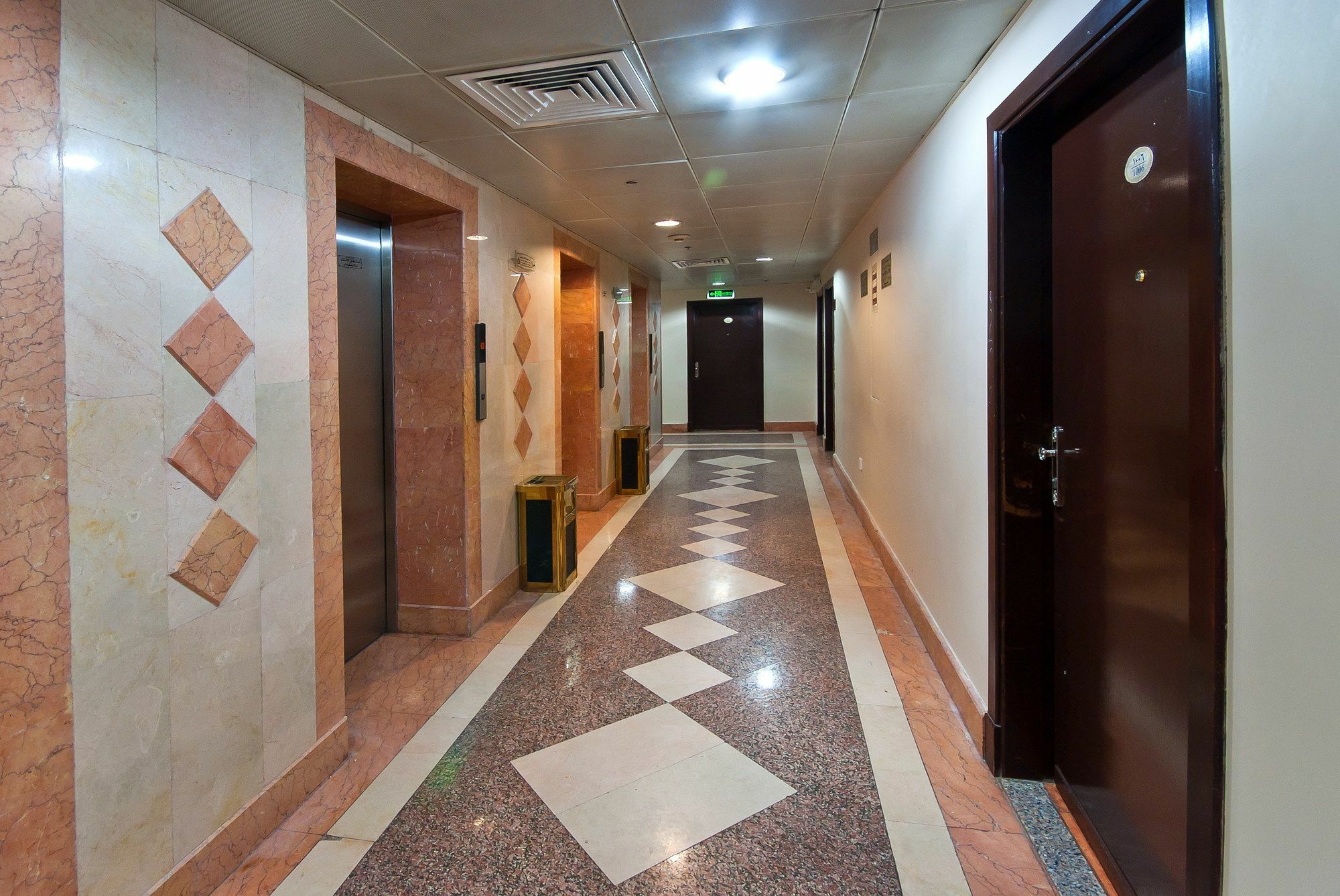 Diyar Al Salam Silver Hotel Medina Exteriör bild